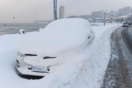 煙臺威海等地遭遇強(qiáng)降雪 積雪深度打破山東紀(jì)錄